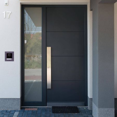 Preview: Anthrazite Haustüre mit Moderner Videosprechanlage